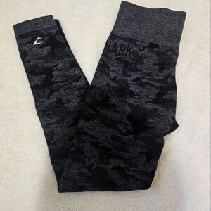 Gym shark leggings